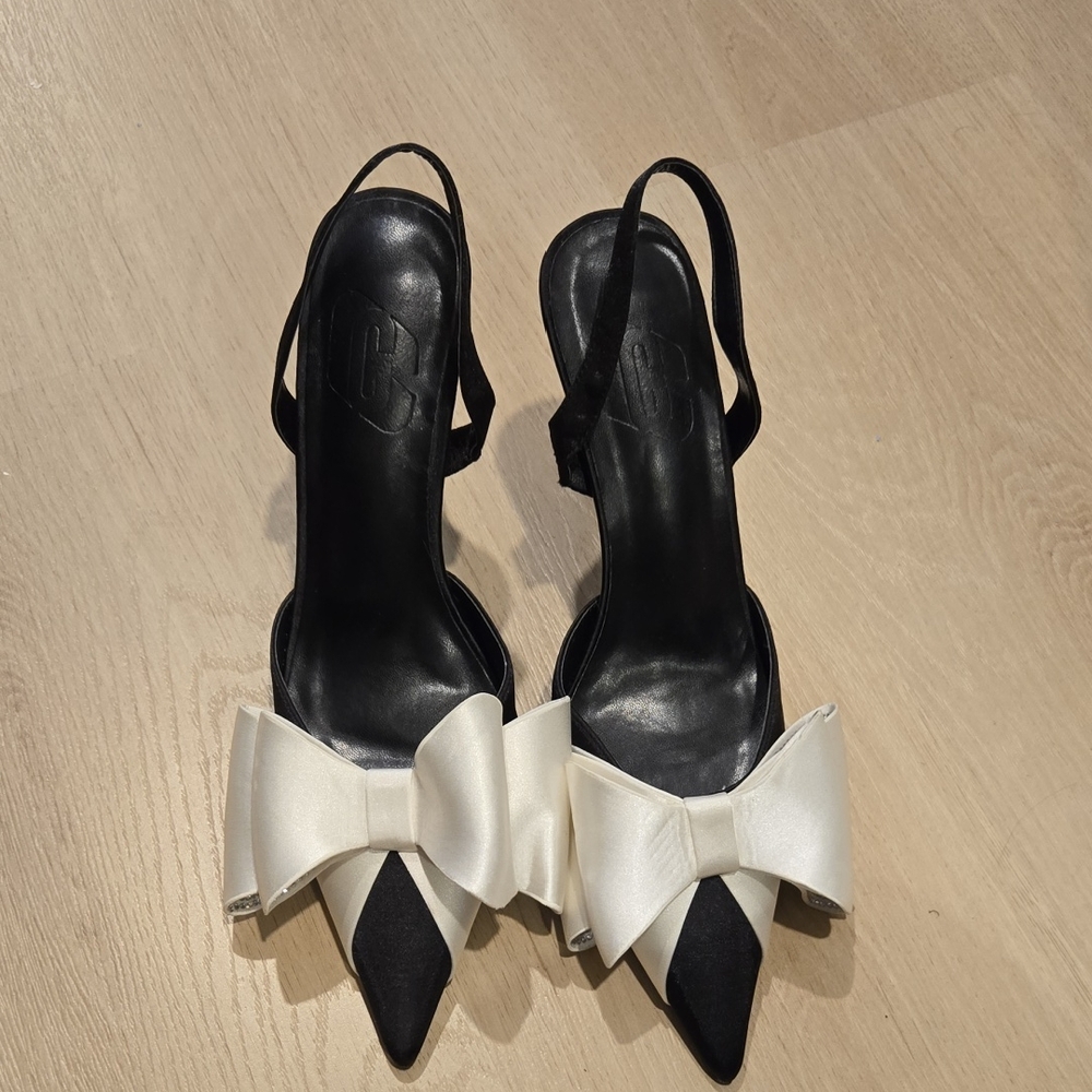 Chic Black and Cream Women's Heels with Bow